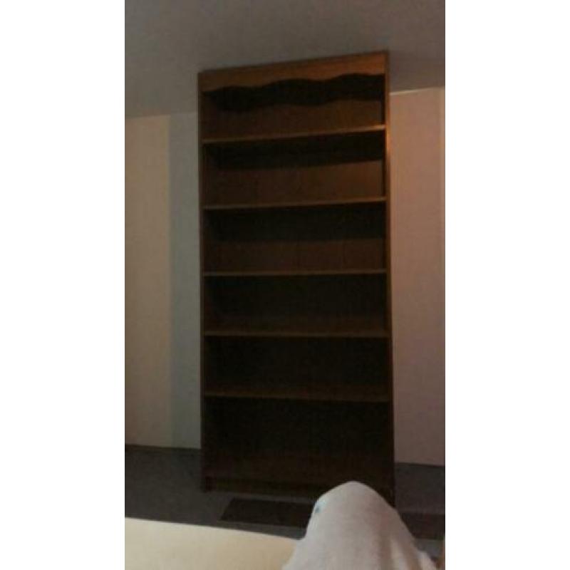 Eiken boekenkast
