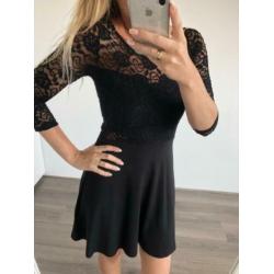 Super mooi Zwart jurkje met kant maat s/36 H&M