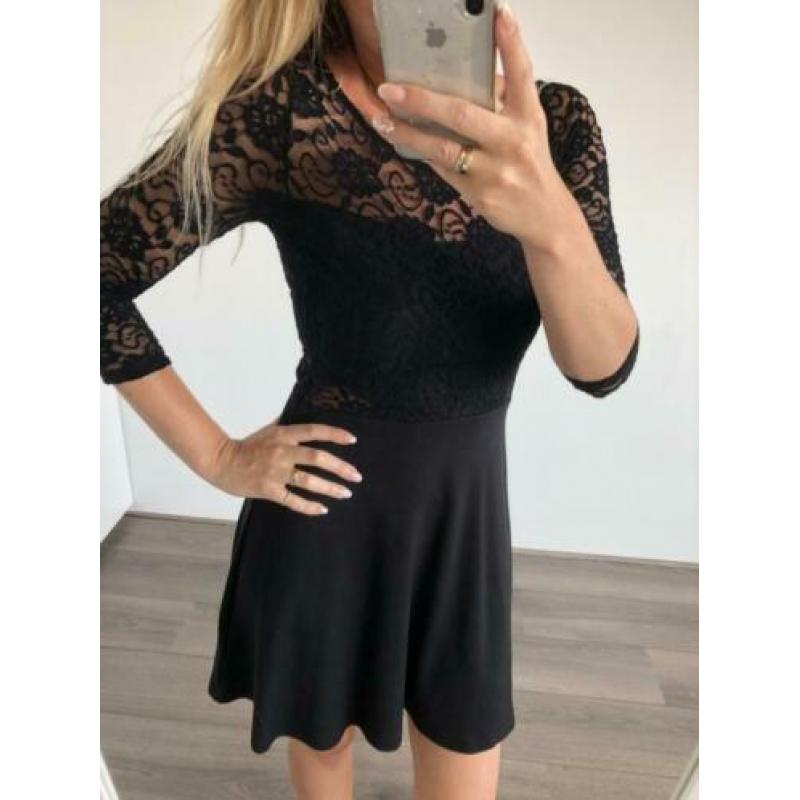 Super mooi Zwart jurkje met kant maat s/36 H&M