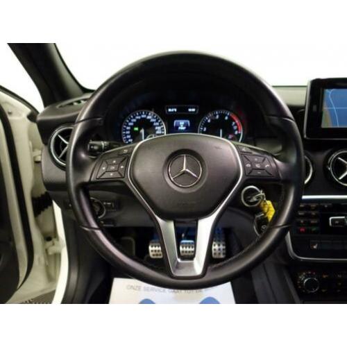 Mercedes-Benz A-Klasse 180 Urban Ambition AMG-line, Navi, Ca