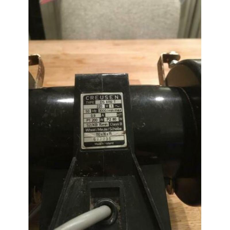 2 creusen werkbank slijpmachines