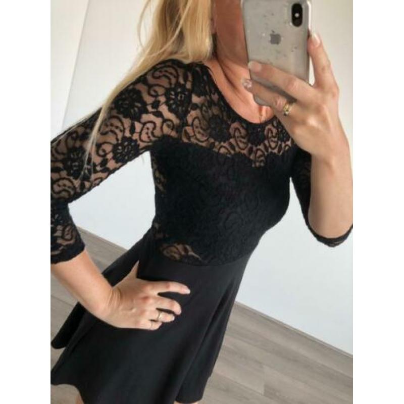 Super mooi Zwart jurkje met kant maat s/36 H&M