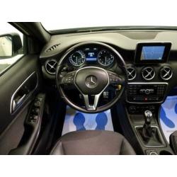 Mercedes-Benz A-Klasse 180 Urban Ambition AMG-line, Navi, Ca