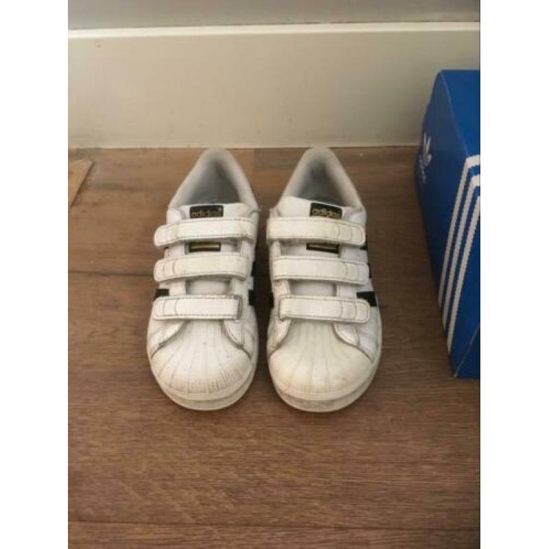 Adidas superstar wit met zwarte strepen, mt. 30