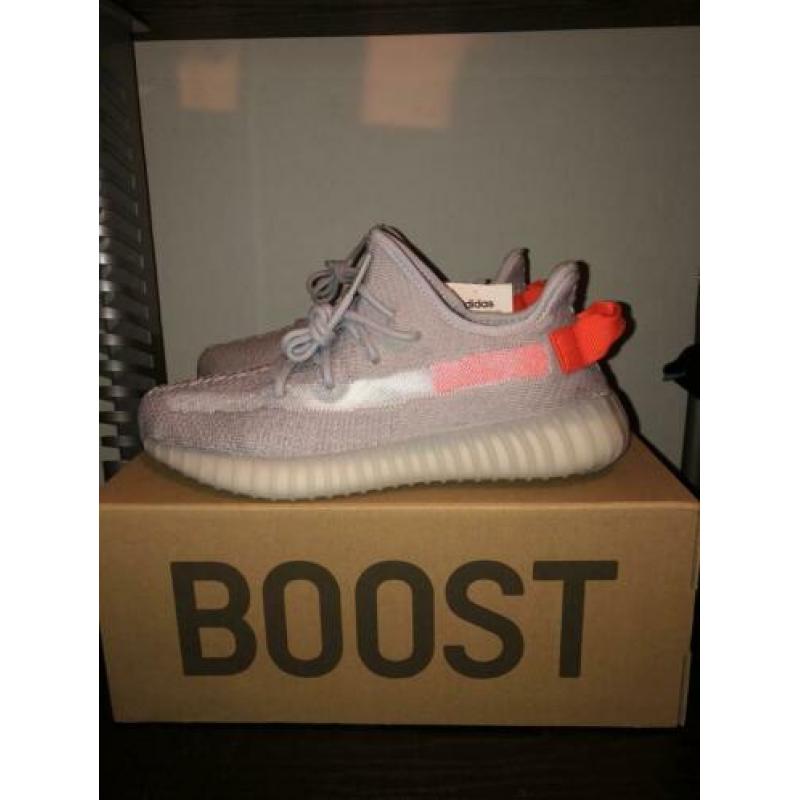 Adidas Yeezy Boost 350 v2 “Tail Light” 41 EU