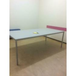 Prachtige hobby tafel met formica blad