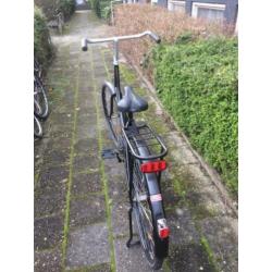 Twee mooie oma fietsen