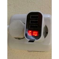 Lader USB 3 uitgangen 15 Watt, handig voor vakantie