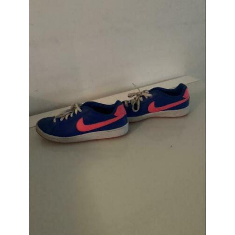 Nike maat 39