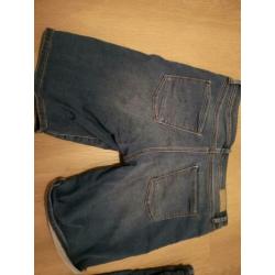 Mooie weinig gedragen esprit korte broek. Maat 31