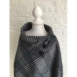 Prachtige poncho van Musthave maat L/XL