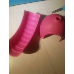 Hamsterkooi met fles en glijbaan en voerbakje 50 bij 35 cm