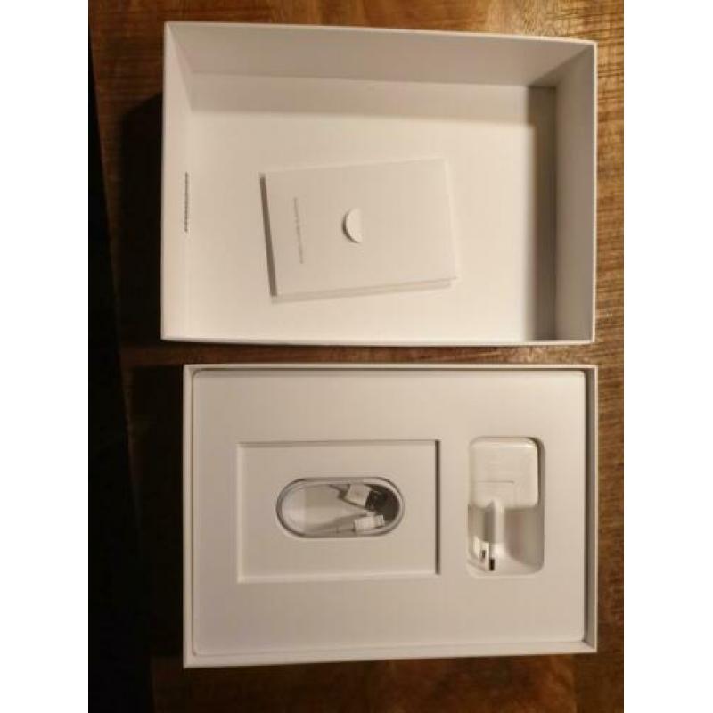 Apple Ipad adapter, lightning kabel en verpakking
