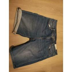 Mooie weinig gedragen esprit korte broek. Maat 31