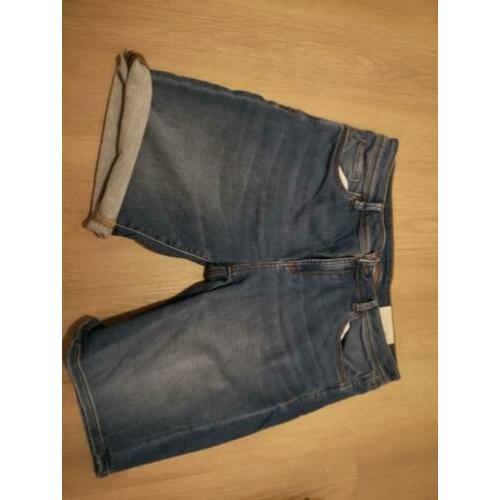 Mooie weinig gedragen esprit korte broek. Maat 31