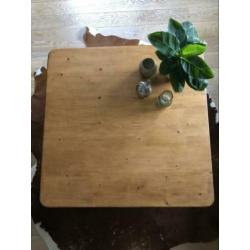 Mooie vierkante salontafel eiken hout