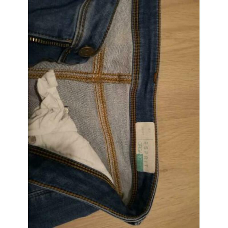 Mooie weinig gedragen esprit korte broek. Maat 31