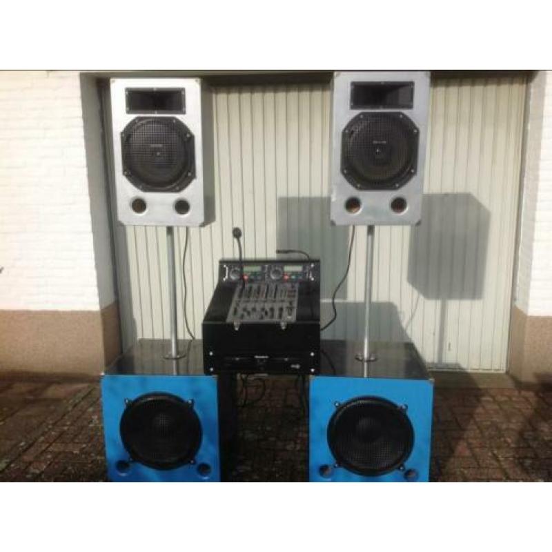 Te koop een super complete geluidsinstallatie