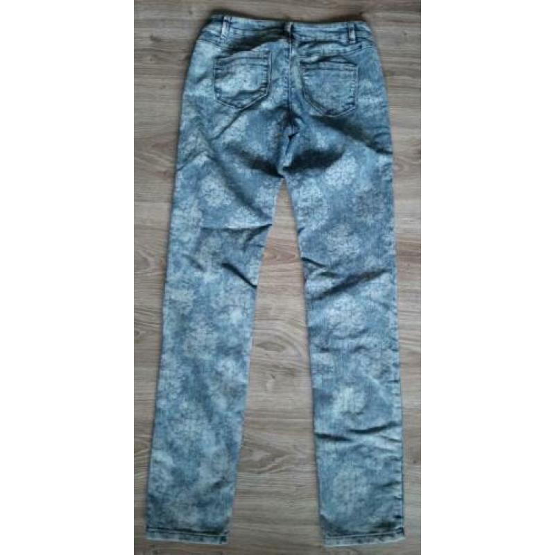 Supergave gebloemde jeans, maat 36, nieuw!