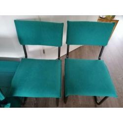 6 groene eettafelstoelen 2,5 jaar oud zgan.