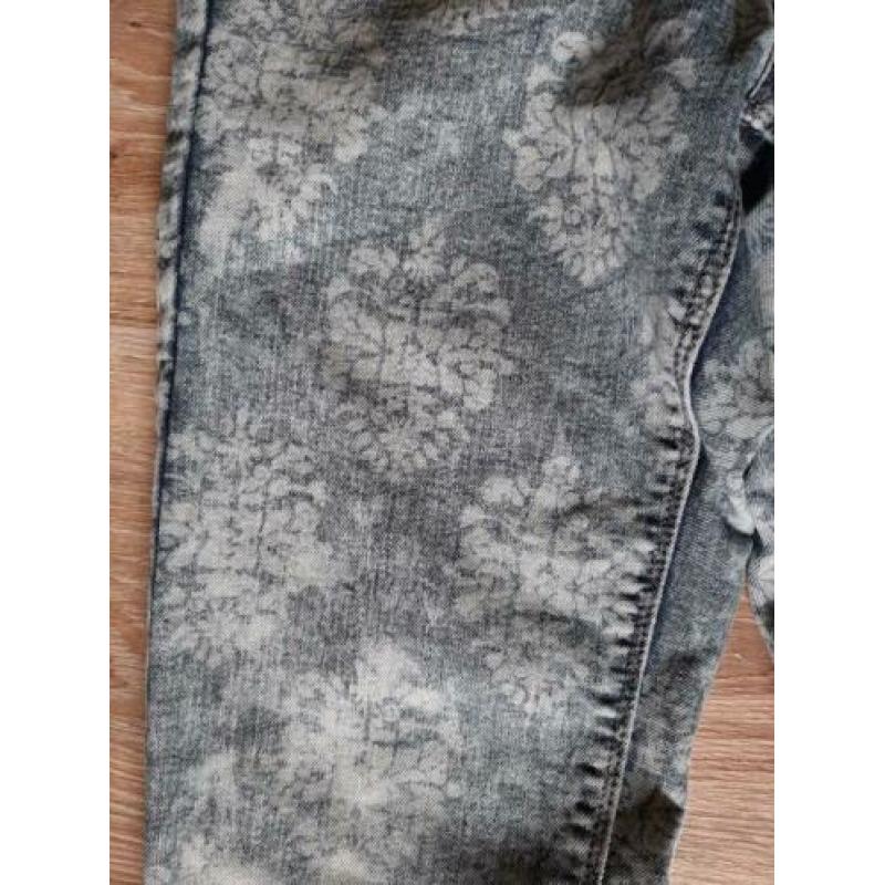Supergave gebloemde jeans, maat 36, nieuw!