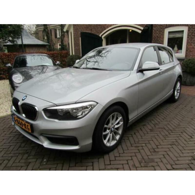 Bmw 1-serie 116i, Navigatie, Lichtmetalen velgen.