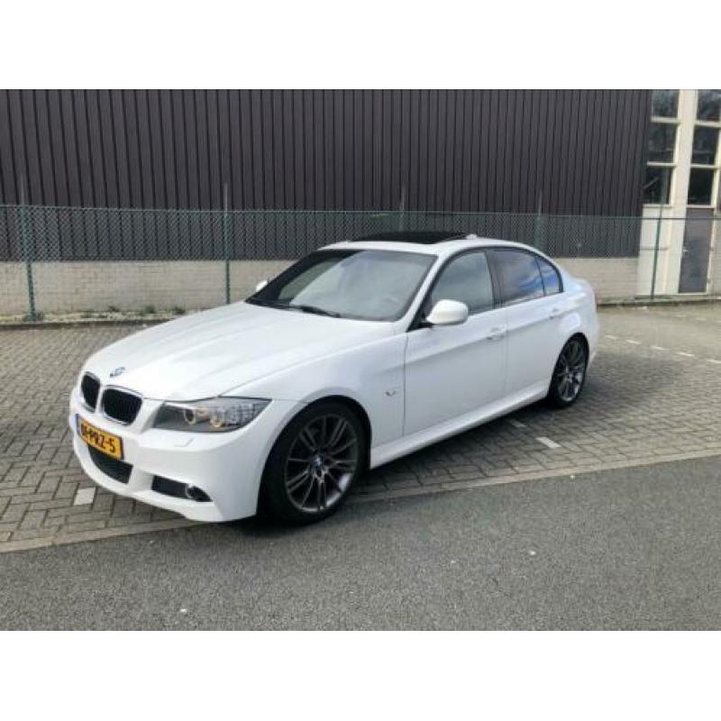 BMW 3-Serie 2.0 D 318 2010 Wit Xenon / Dak / M pakket / Navi