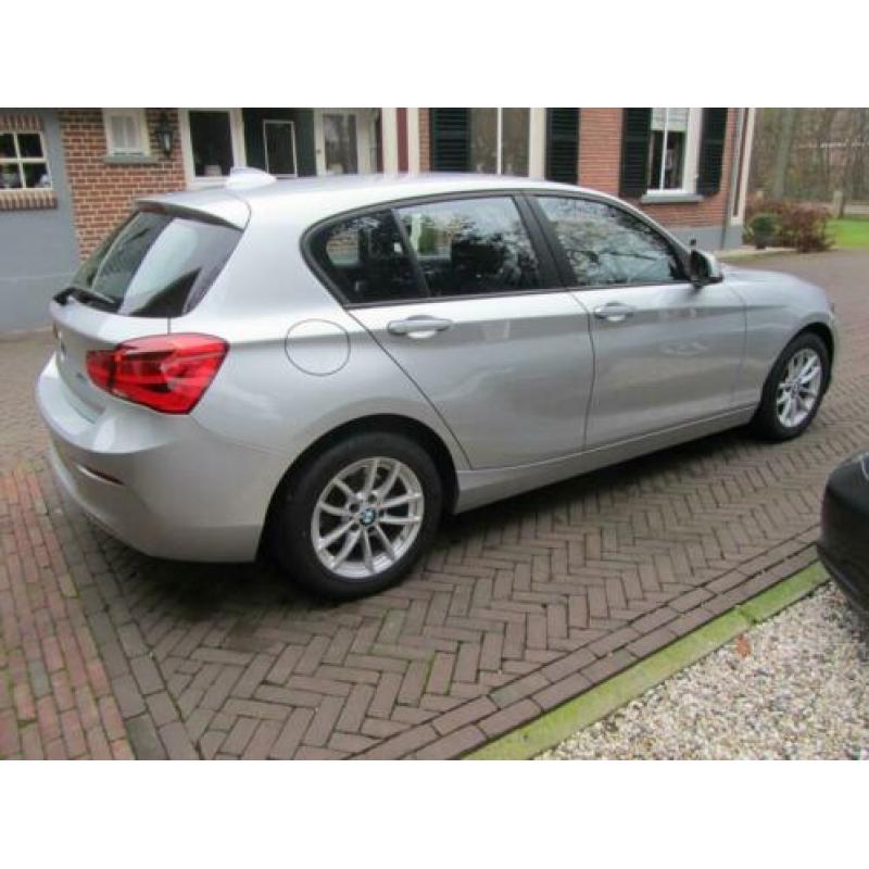 Bmw 1-serie 116i, Navigatie, Lichtmetalen velgen.