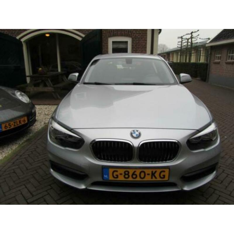 Bmw 1-serie 116i, Navigatie, Lichtmetalen velgen.