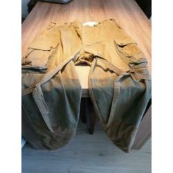US M42 broek, US jumpboots, overjas en toebehoren