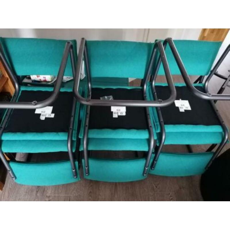 6 groene eettafelstoelen 2,5 jaar oud zgan.