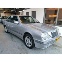 Mercedes-Benz E-klasse 200 CDI Elegance TOP STAAT!/ AIRCO/ C