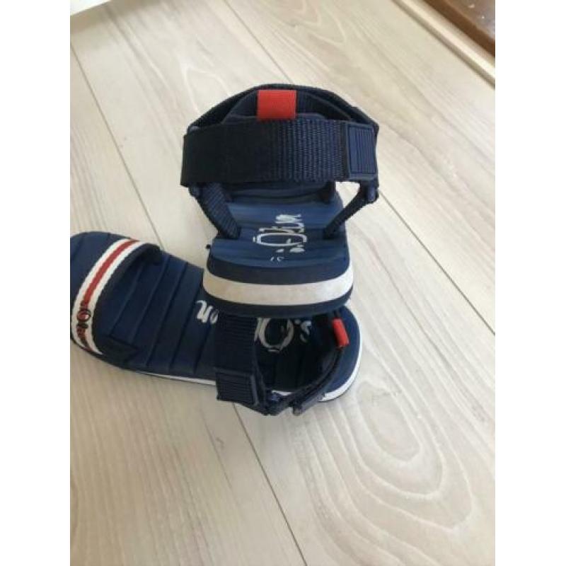 Blauwe sandalen S. Oliver rood wit 37