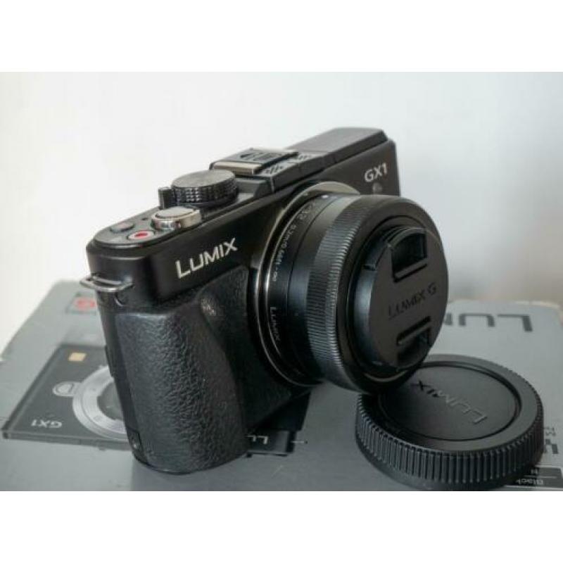 Panasonic Lumix DMC GX1 + Lumix G Vario 12-32 mega ois.