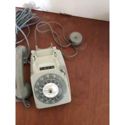 Retro vintage draaischijf telefoon uit de 60’s