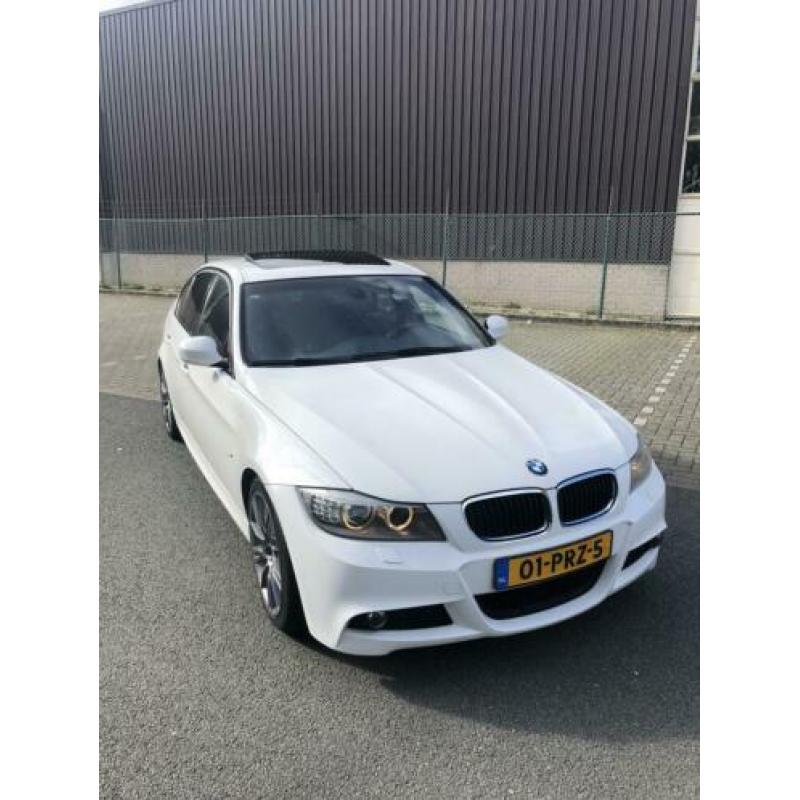 BMW 3-Serie 2.0 D 318 2010 Wit Xenon / Dak / M pakket / Navi
