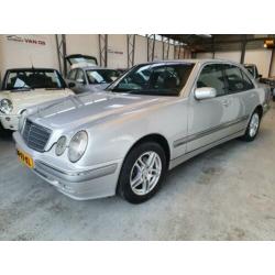 Mercedes-Benz E-klasse 200 CDI Elegance TOP STAAT!/ AIRCO/ C