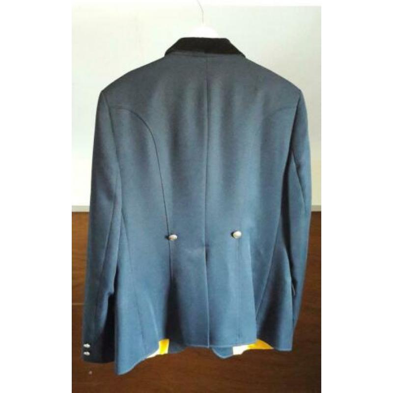 Netjes Wedstrijdjasje donker blauw mt 40