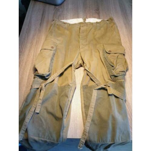 US M42 broek, US jumpboots, overjas en toebehoren