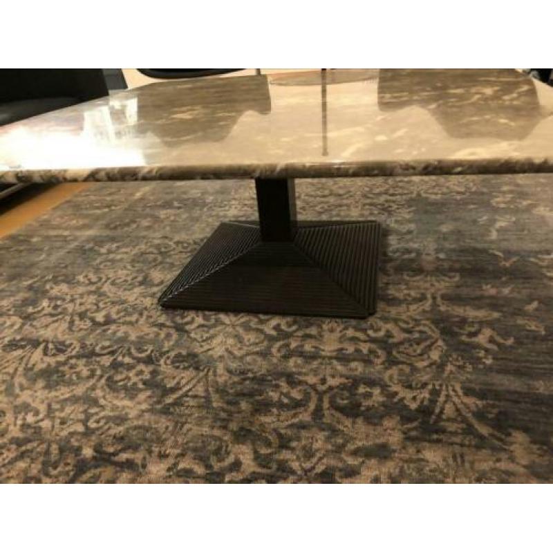 Marmer salontafel ‘Piediferro’ van Scarpa voor B&B Italia