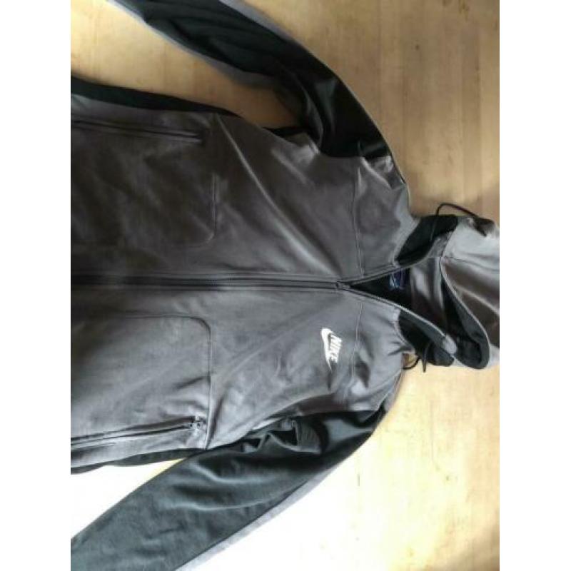 Nike vest, maat M