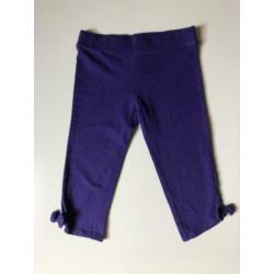 paarse legging 3/4 met strikjes maat 104 ALS NIEUW