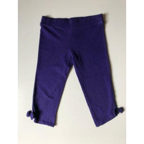 paarse legging 3/4 met strikjes maat 104 ALS NIEUW