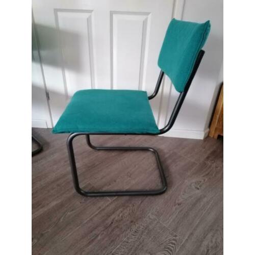 6 groene eettafelstoelen 2,5 jaar oud zgan.