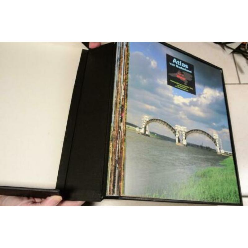 Atlas van Nederland 20 delen incl cassette 1984