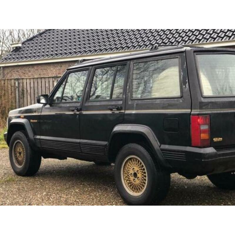 Jeep Cherokee 4.0 I Limited AUT 4WD U9 1991 Zwart