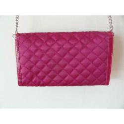 Gratis : Hele mooie GUESS clutch cq schoudertas//zgan