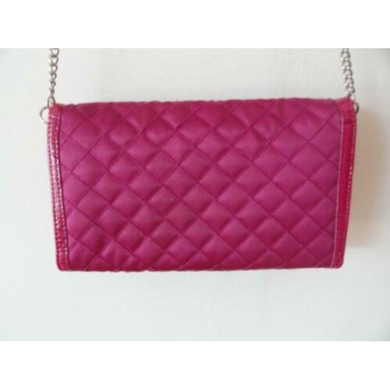 Gratis : Hele mooie GUESS clutch cq schoudertas//zgan