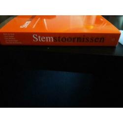 Boek 'stemstoornissen; handboek voor de klinische praktijk'