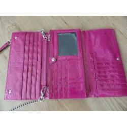 Gratis : Hele mooie GUESS clutch cq schoudertas//zgan